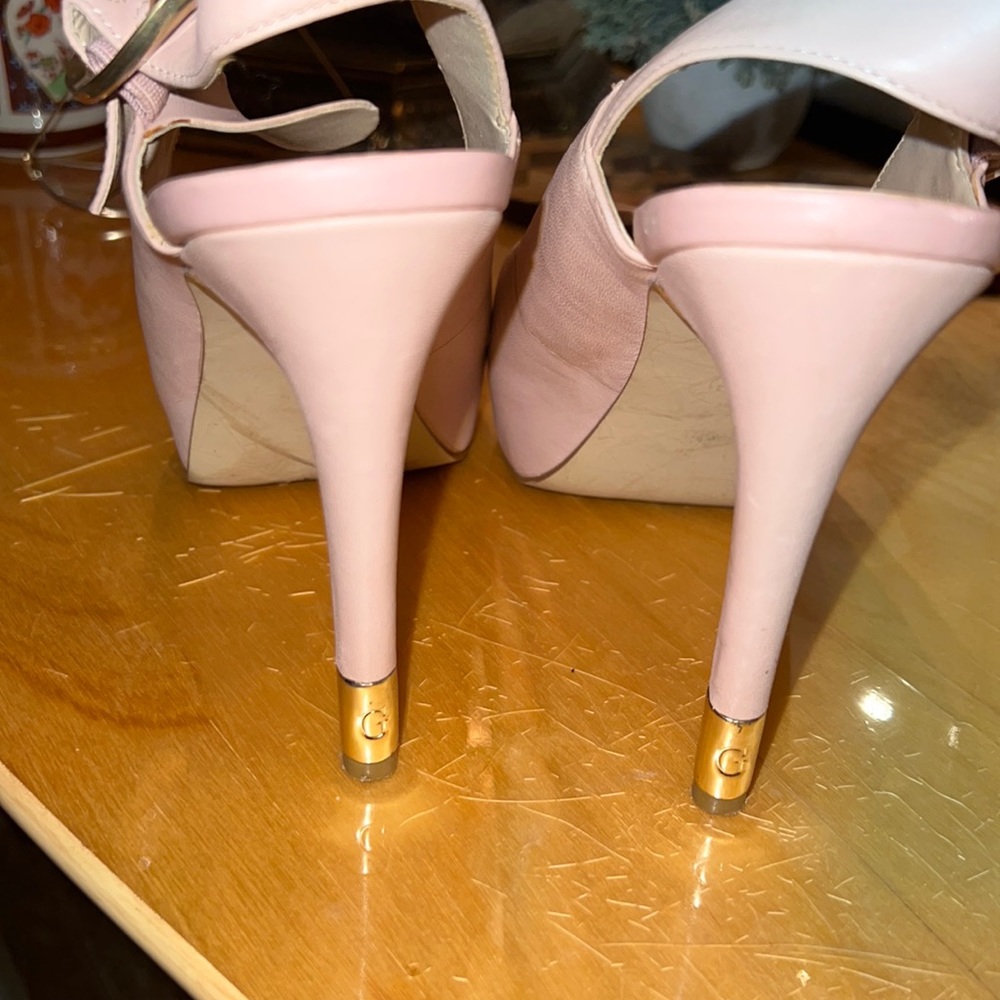 Light pink, platform, soft leather. Gorgeous high heels.